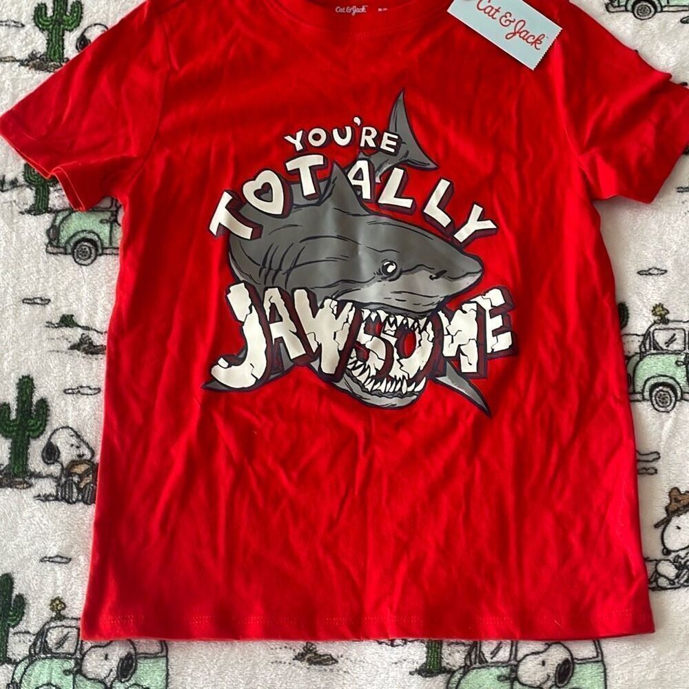 Cat & jack red unisex kids you’re totally jawbone red t shirt size medium 8